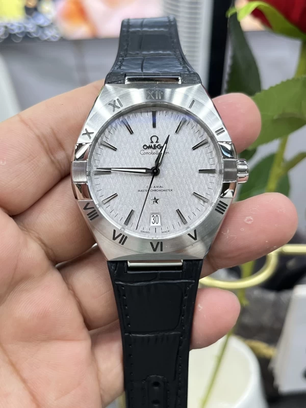 オメガ時計コピー131.12.39.20.02.001正面