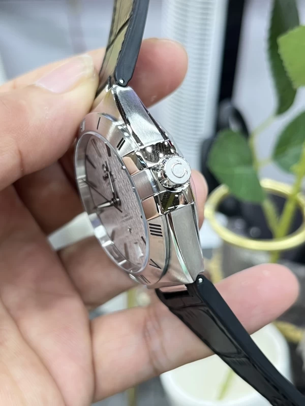 オメガ時計コピー131.12.39.20.02.001側面ケース