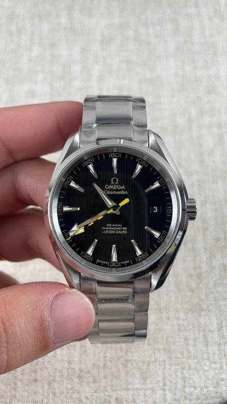 ブランドオメガコピー231.10.42.21.01.003正面