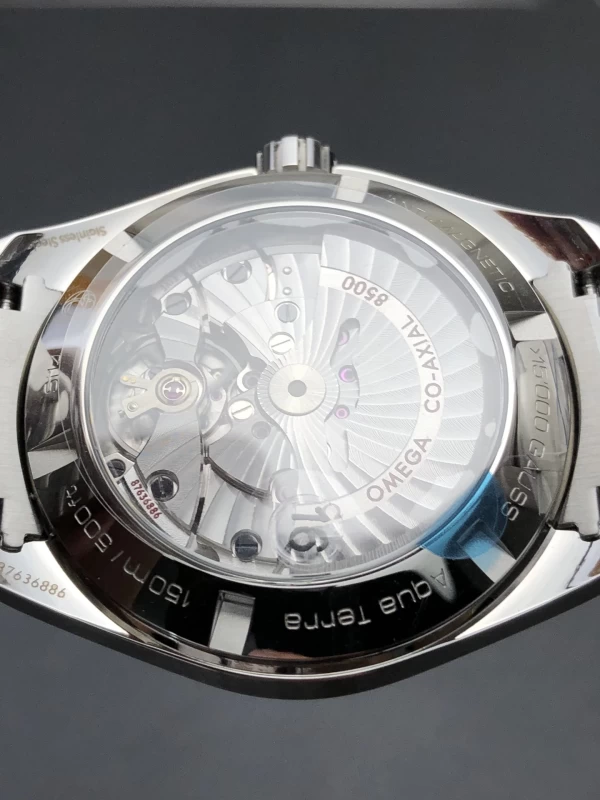 ブランドオメガコピー231.10.42.21.02.004裏蓋ムーブメント