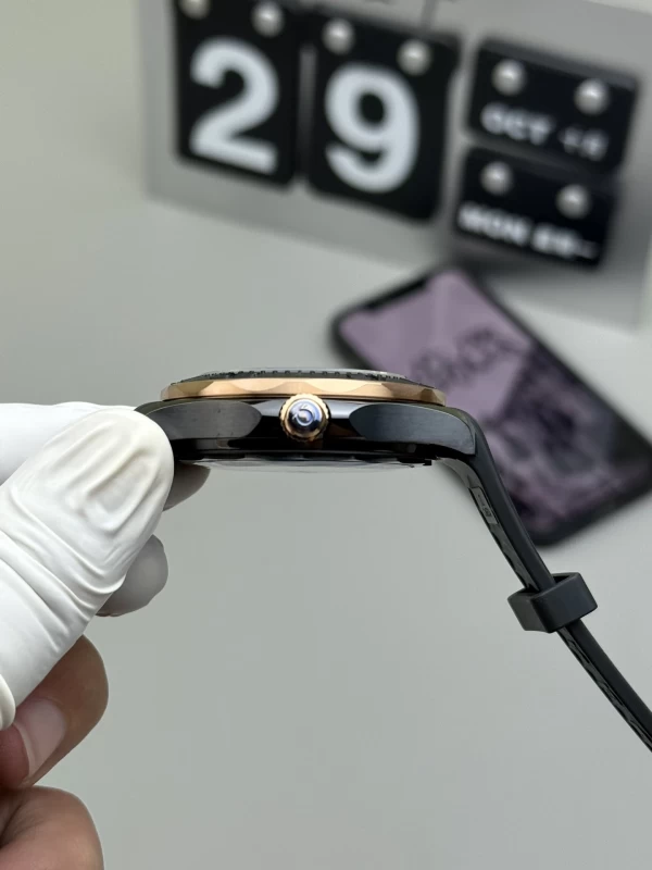 オメガ時計コピー210.62.44.20.01.001側面ケース