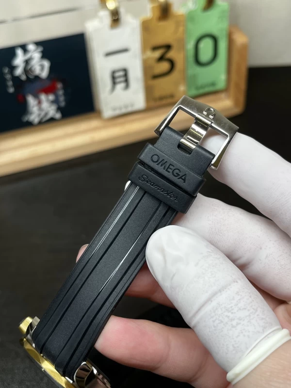 オメガ時計コピー210.22.42.20.01.001バンド