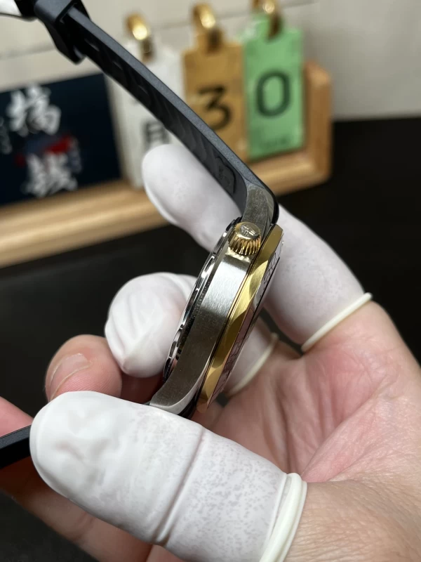 オメガ 210.22.42.20.01.001 時計コピー(4/5)