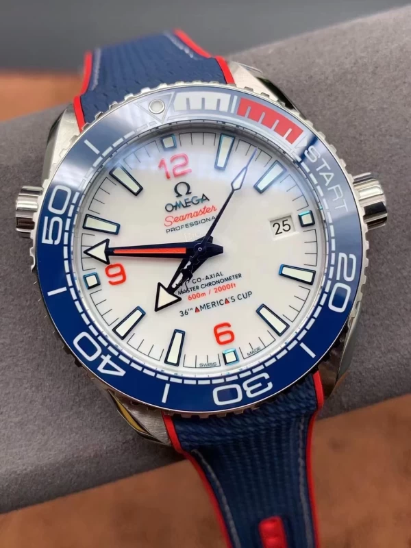 オメガ時計コピー215.32.43.21.04.001文字盤クローズアップ