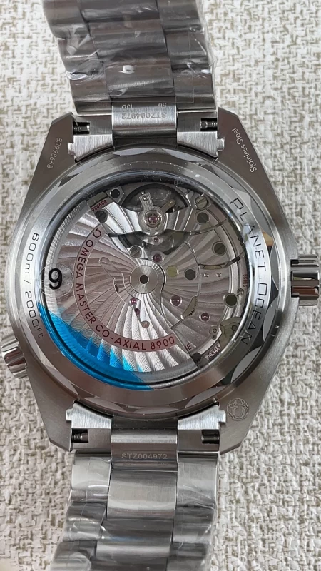 オメガコピー時計215.30.44.21.01.002裏蓋ムーブメント