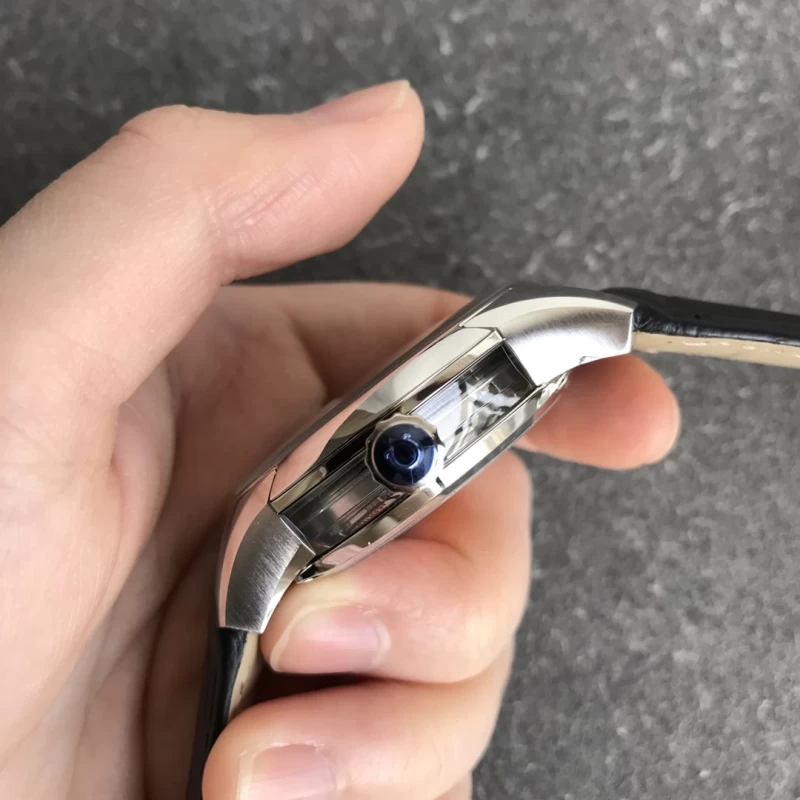 オメガコピー時計433.13.41.21.03.001側面ケース