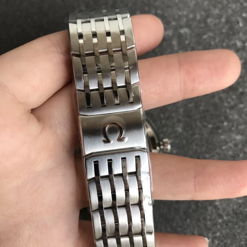 オメガコピー時計433.10.41.21.03.001バンド