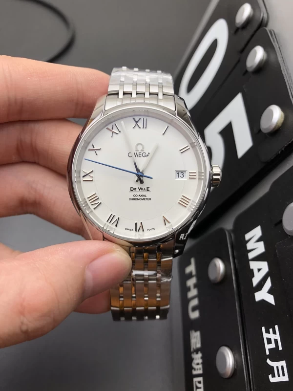 オメガ時計コピー424.10.40.20.01.001ホワイト