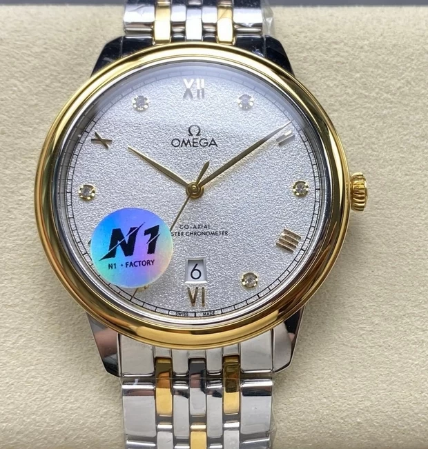 ブランドオメガ時計コピーOM11005ホワイト