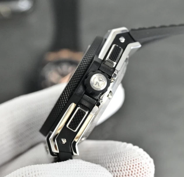 ウブロ 431.NM.1337.RXコピー時計竜頭