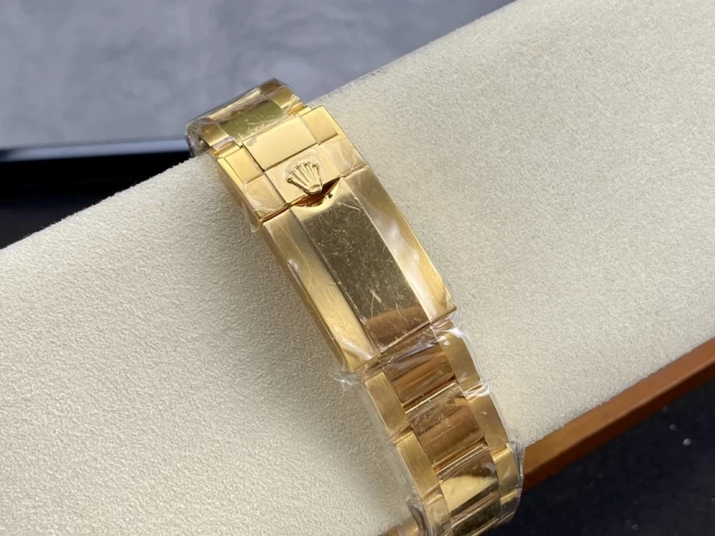 ブランドコピーロレックス時計116718LNバンド