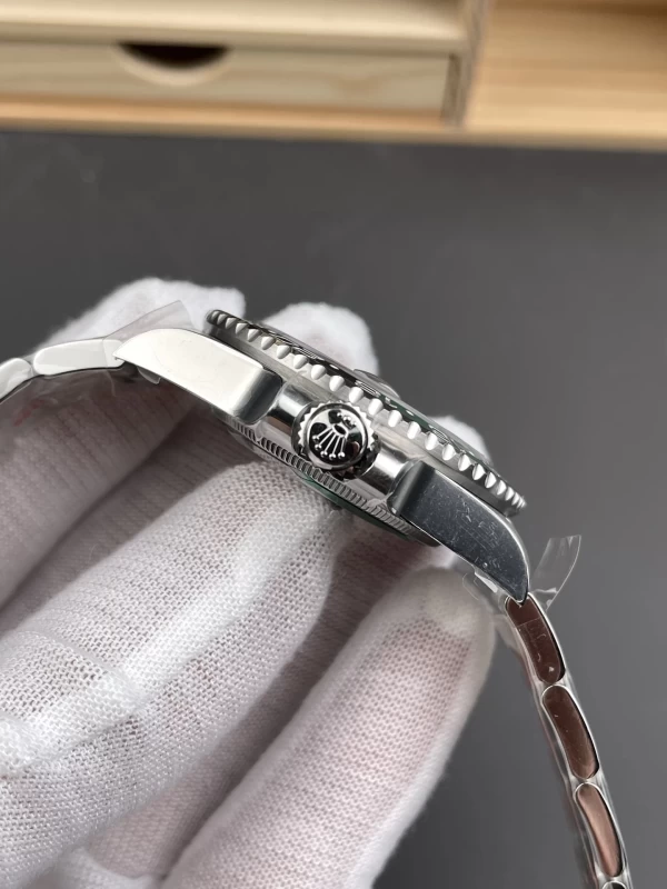 ロレックスコピー時計m126720vtnr側面ケース