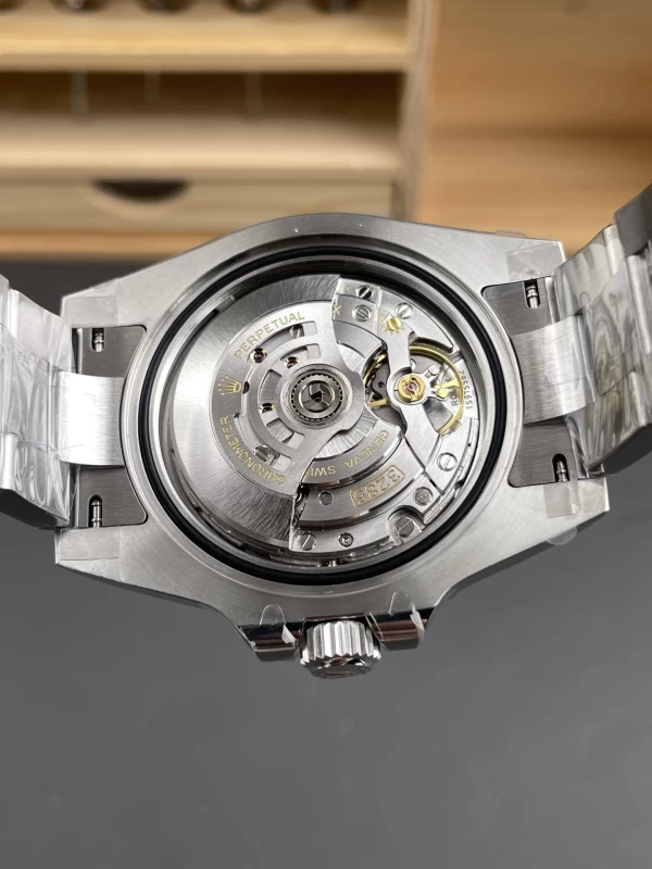 ロレックスコピー時計m126710blnr-0003裏蓋ムーブメント