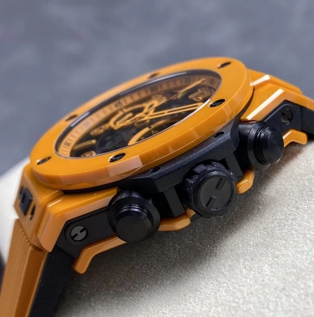 ブランドコピーウブロ時計HB542側面ケース