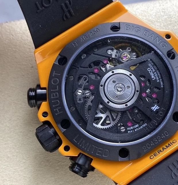 ブランドコピーウブロ時計HB542裏蓋ムーブメント