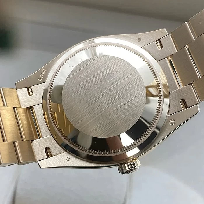 ロレックス時計コピーm128238 0118裏蓋