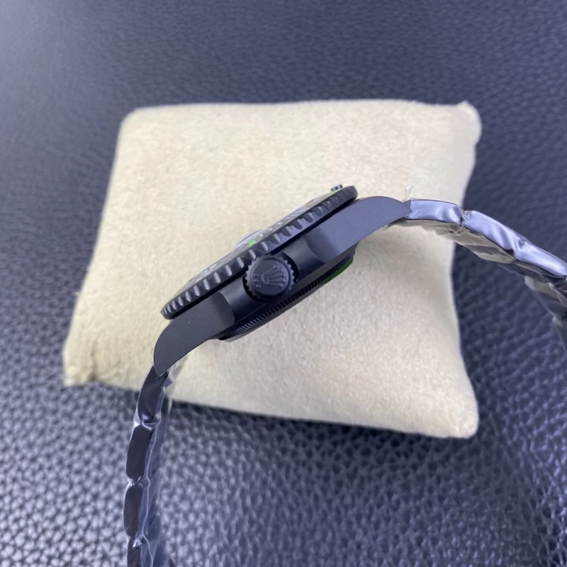 ロレックスコピー時計116610LV PVD-DLC側面ケース