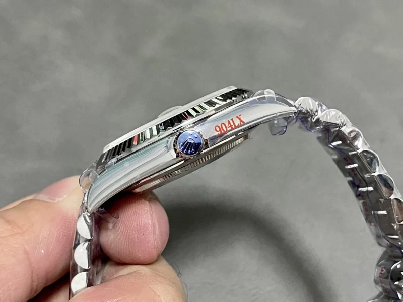 ブランドコピーロレックスM228236 0003側面ケース