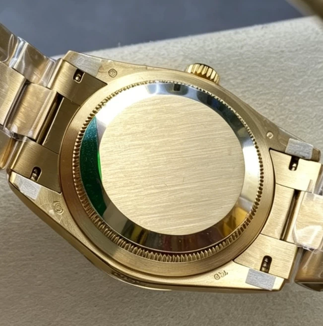 ロレックス時計コピーM128238-0106裏蓋