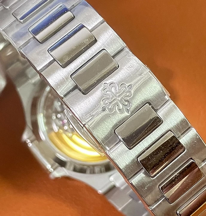 パテックフィリップコピー70081A-012バンド