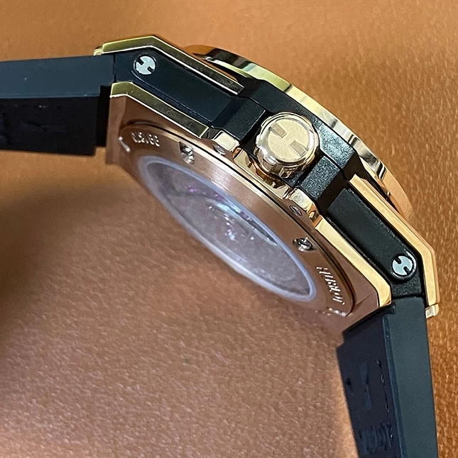 ウブロ時計コピー465.OX.9910.LR.0999側面ケース