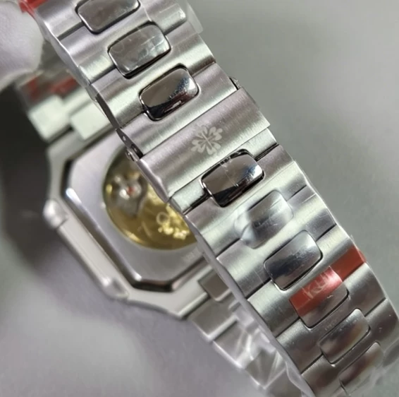 パテックフィリップコピー時計71281G-001バンド