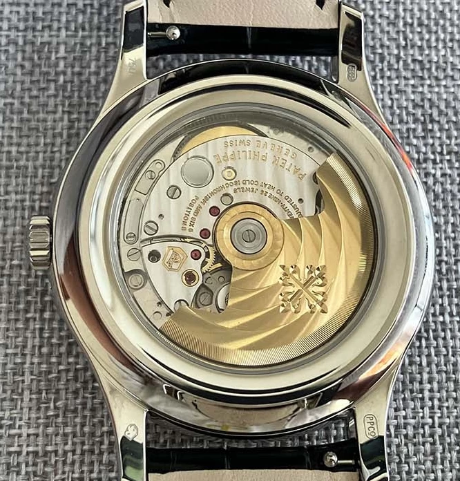 パテックフィリップコピー5205G-013裏蓋ムーブメント