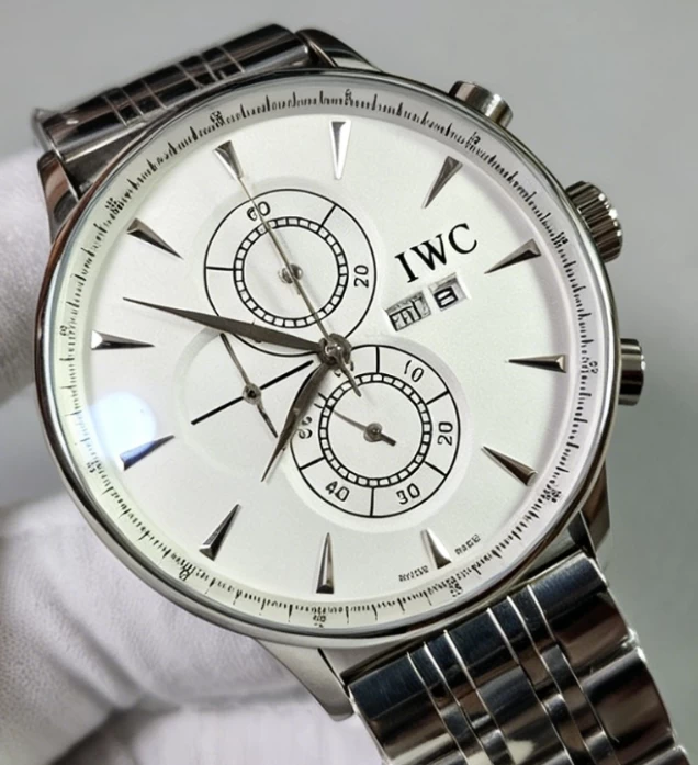 IWC腕時計コピー2025081242文字盤クローズアップ