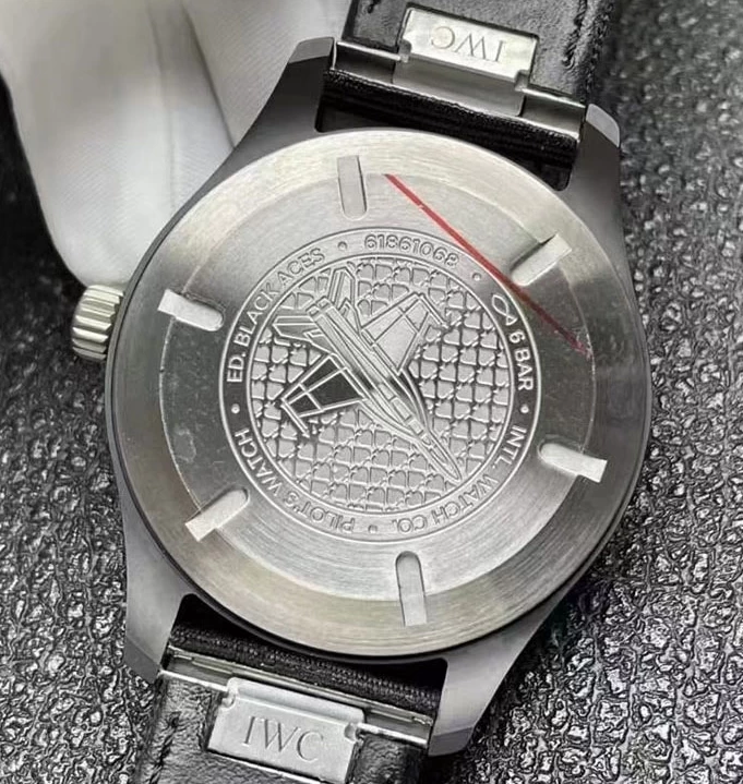 IWC時計コピーIW326905裏蓋