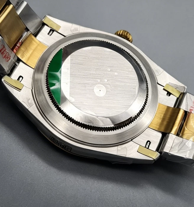 ロレックス時計コピー126303G裏蓋