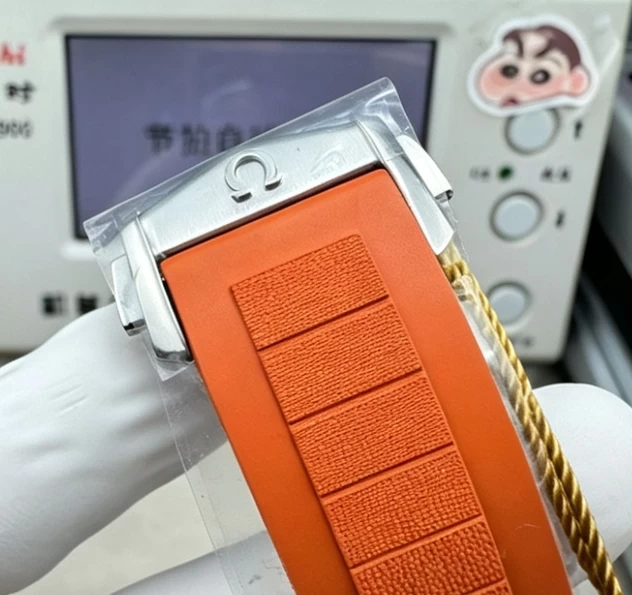 オメガ時計コピー217.32.42.21.01.004バンド