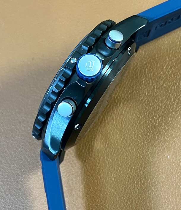ブライトライトコピー時計X82310D51B1S1側面ケース