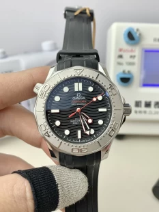 VSファクトリー製オメガ シーマスターコピー時計最高級ムーブメント搭載 210.32.42.20.01.002