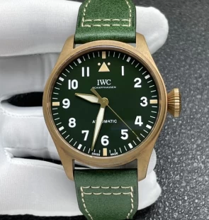 ブランドIWCパイロットスーパーコピー時計商品 IW329702贈り物に最適