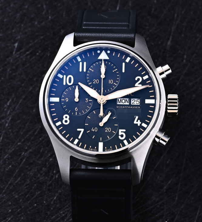 IWC パイロット時計シリーズは発展を重ね、豊富な製品ラインナップを形成してきました